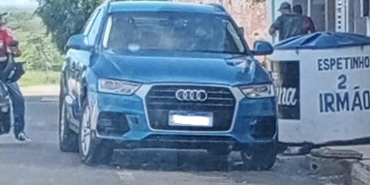 Prefeito usa dinheiro público para alugar carro de luxo em pequena cidade paraibana