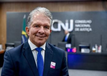 Polêmica: Câmara de Patos aprova reajuste de R$11 mil no salário do prefeito