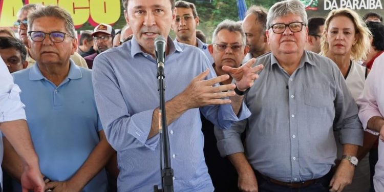 Deusdete garante que governo João Azevêdo supera o de Ricardo Coutinho em obras