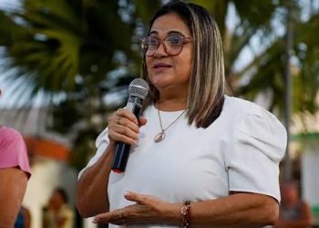 Prefeita na Paraíba é denunciada por abastecer carros leiloados