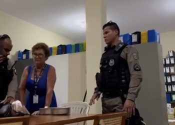 Servidora de Cartório Eleitoral na Paraíba é detida em posse de títulos eleitorais ilegais