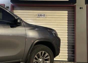 Sede do diretório do MDB em Bayeux recebe placa de ‘aluga-se’ após falta de pagamentos