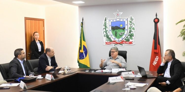 João Azevêdo garante instalação de Centro de Distribuição e fábrica belga na Paraíba