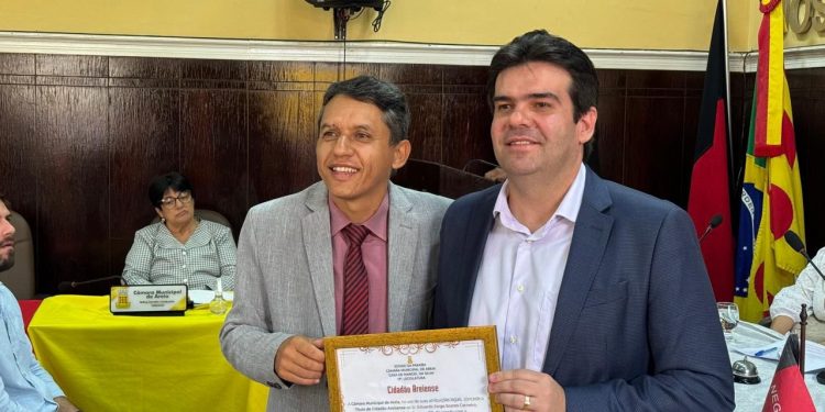Eduardo Carneiro recebe cidadania areiense e reafirma compromisso com desenvolvimento do município