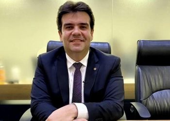 Com emenda de Eduardo Carneiro, Lucena ganha ambulância para atendimento à população