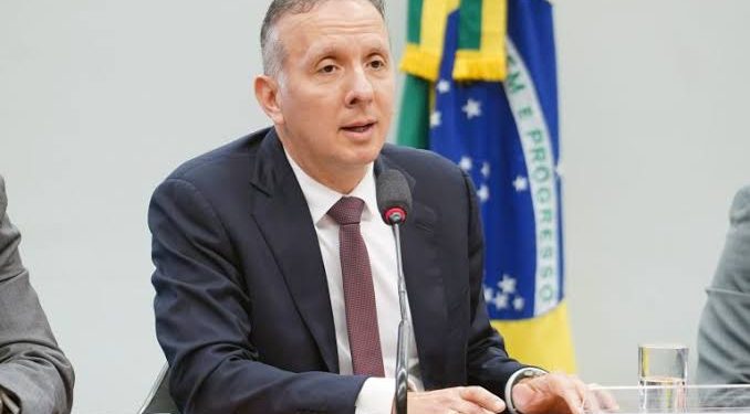 Acusados de furto de R$1 mi em relógios no apartamento de Aguinaldo são inocentados