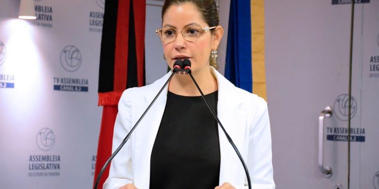 Relatora da LDO 2025, deputada Danielle do Vale destaca aumento das emendas impositivas