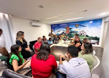 Luciene Gomes sanciona PCCR dos Agentes de Saúde e de Endemias de Bayeux