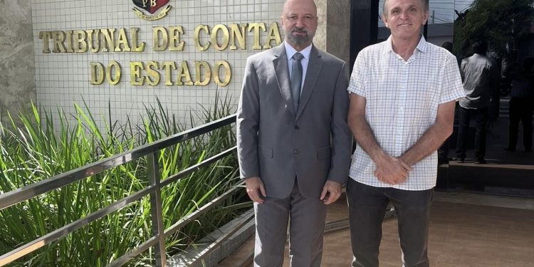 TCE aprova contas de 2018 do ex-prefeito de Pedras de Fogo e torna gestor elegível