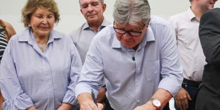 João Azevêdo autoriza início das obras do Hospital de Trauma do Sertão