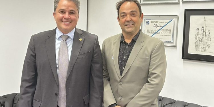 Após pedido do presidente da Amde, Efraim garante viabilizar recursos para construção do novo Mercado do Aluízio Campos