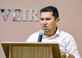 Prefeito paraibano teria bancado reforma de casa com dinheiro público e usado servidores