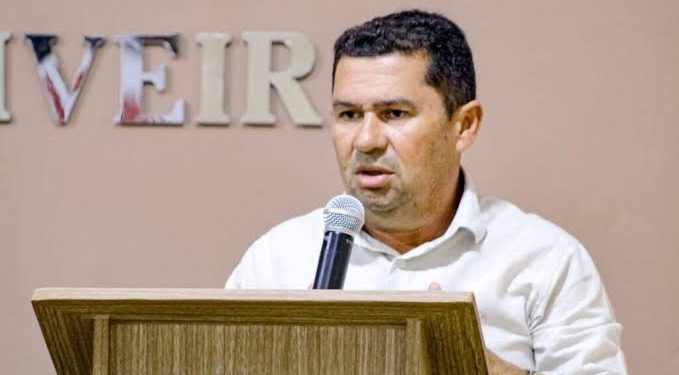 Prefeito paraibano teria bancado reforma de casa com dinheiro público e usado servidores