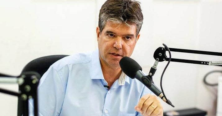 Ruy Carneiro e mais três deputados paraibanos votam a favor da PEC da Privatização das Praias