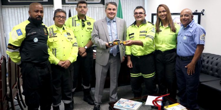 Agentes de trânsito e guardas municipais: é preciso cuidar de quem cuida da gente, diz Efraim