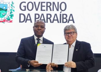 João Azevêdo oficializa adesão da Paraíba ao Plano Nacional da Pessoa com Deficiência
