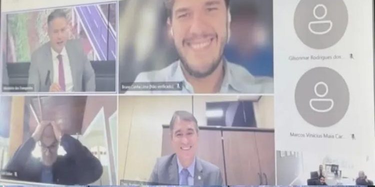 Bruno, Romero e Veneziano participam de reunião para iniciar processo de implantação do VLT em CG