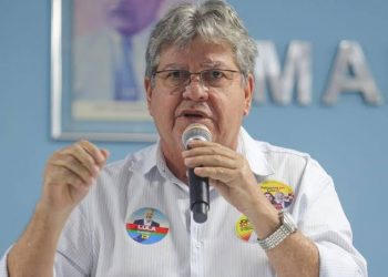 João reage a fala de Galego Souza e diz que vai observar comportamento do deputado na ALPB