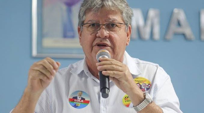 João reage a fala de Galego Souza e diz que vai observar comportamento do deputado na ALPB