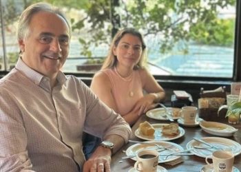 Esposa de Ricardo é exonerada do governo e deve ser vice de Cartaxo em JP