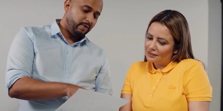 Tacyana Leitão e Diego do Ki-Preço oficializam aliança em Bayeux