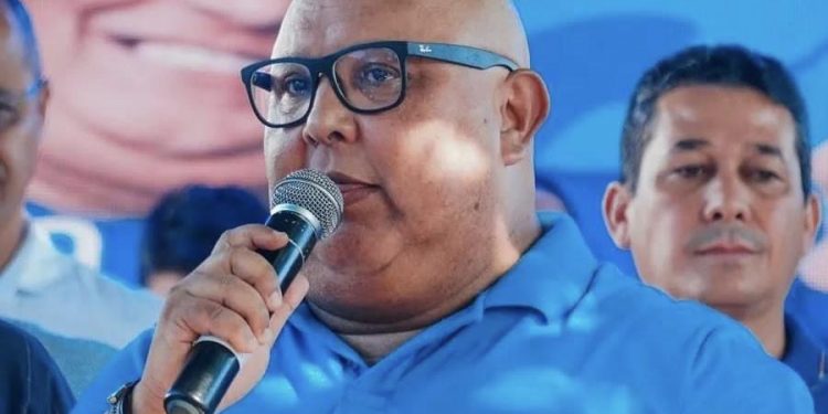 MP pede condenação por improbidade administrativa do ex-prefeito de Pitimbu por contratação irregular de bandas