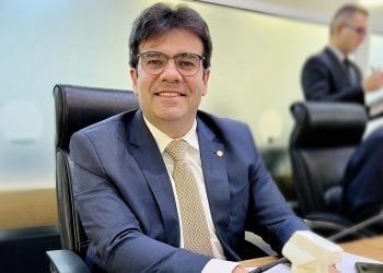 Eduardo Carneiro apresenta PL que institui política de prevenção e combate ao câncer de ovário na rede pública de saúde