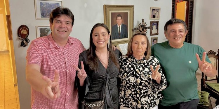 Solidariedade emplaca filha de ex-deputado na vice de Aline Barbosa em Belém