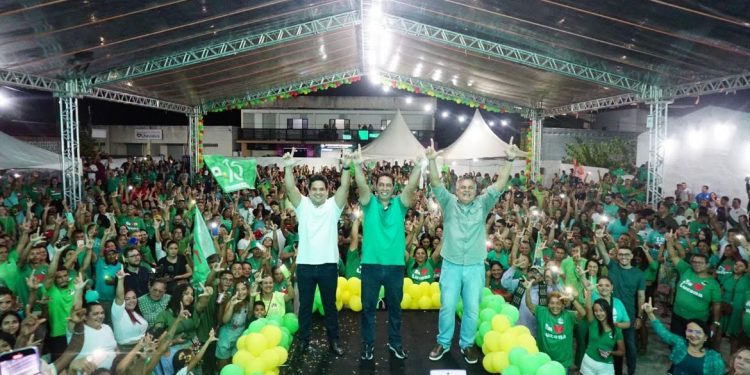 Na maior convenção da história de Lucena, Léo Bandeira e Netinho de Lando oficializam chapa