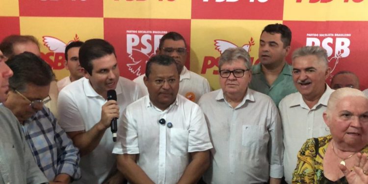 João Azevêdo oficializa apoio do PSB à pré-candidatura de Nilvan Ferreira em Santa Rita