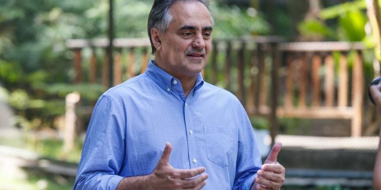 Luciano Cartaxo declara ter R$ 1,3 milhão em bens à Justiça Eleitoral; veja lista