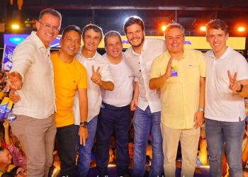 Após emplacar aliado na vice, Romero oficializa apoio a Bruno durante convenção