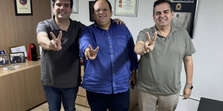 Ex-candidato a vereador, Pastor Paulinho Paz anuncia apoio a Fábio Carneiro na disputa pela CMJP