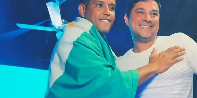 Candidato a prefeito de Bayeux apresenta vice em convenção mas registra outro nome em ata