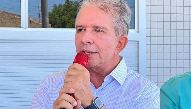 TCE intima prefeito de Patos a explicar irregularidades de R$ 2,5 milhões no pagamento de gratificações