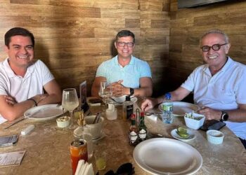 Vitor Hugo revela articulação para Cícero disputar Governo ou Mersinho compor como vice em 2026