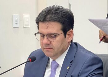 Eduardo Carneiro apresenta projeto que obriga realização de exames de urina e creatinina para prevenir doença renal crônica