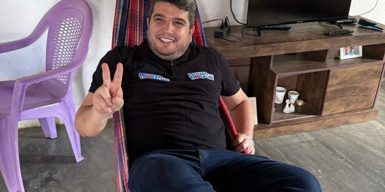 Após desgate, equipe de marketing retira sobrenome “Carnaúba” das peças de campanha do candidato da situação em São Bento