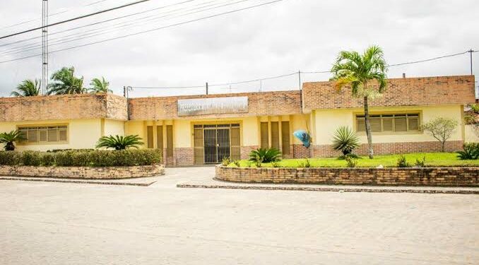 Prefeitura de Rio Tinto paga salários com valores errados e revolta servidores municipais