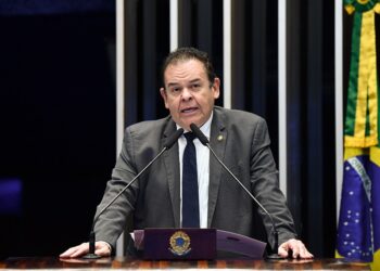 Senador André Amaral sugere “vale-água” para os beneficiários do Bolsa Família