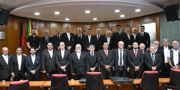 Proposta por Dinho, Dia do Maçom é comemorado durante sessão especial na Câmara de João Pessoa