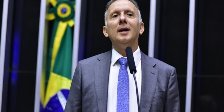 Pela segunda vez, Aguinaldo Ribeiro é eleito um dos melhores deputados do Brasil