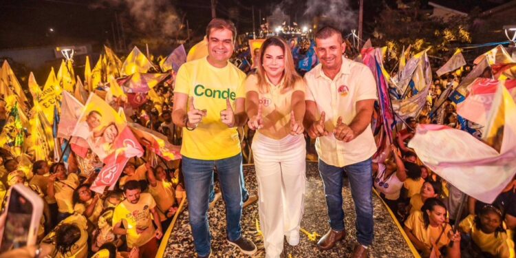 Karla Pimentel comanda comício ao lado de Mersinho no Centro de Conde: “nada supera o trabalho e a verdade”