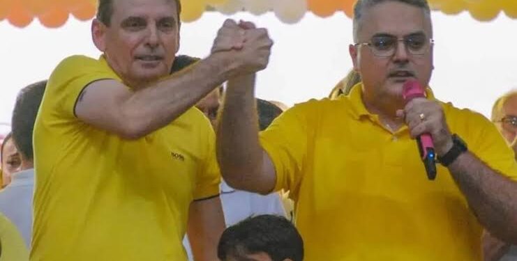 Após ter candidatura barrada pelo TRE, Chico Mendes anuncia vice como substituto em Cajazeiras