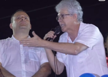 Mamanguape: Eduardo Brito coloca Ricardo Coutinho em seu palanque e escancara distanciamento do governo