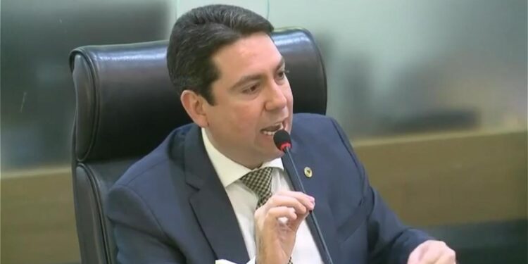 Felipe Leitão propõe instalação de CPI para investigar Institutos de Pesquisas na Paraíba