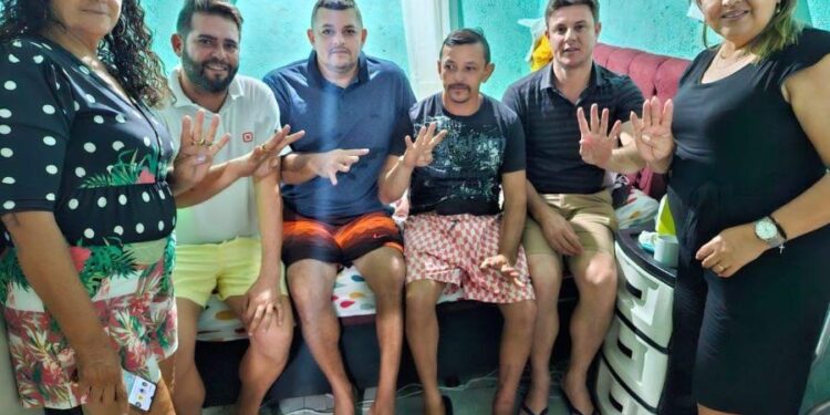 Escândalo em Areia de Baraúnas: prefeito é flagrado em vídeo entregando dinheiro em troca de apoio político