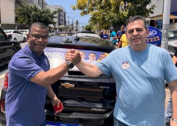 Fábio Carneiro participa de caminhada com Cícero, vai a adesivaço ao lado do vereador Bispo José Luiz e recebe apoio de lideranças na capital
