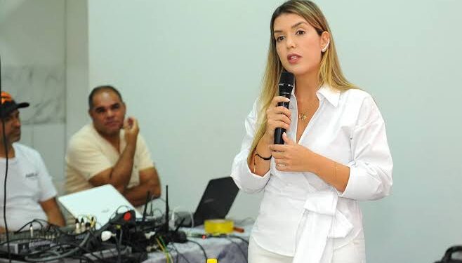 Justiça Eleitoral confirma investigação contra Anna Lorena e diz não haver fake news em panfletos distribuídos
