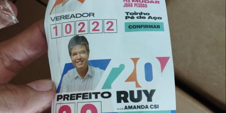 Justiça determina busca e apreensão de material gráfico irregular em comitês de Ruy